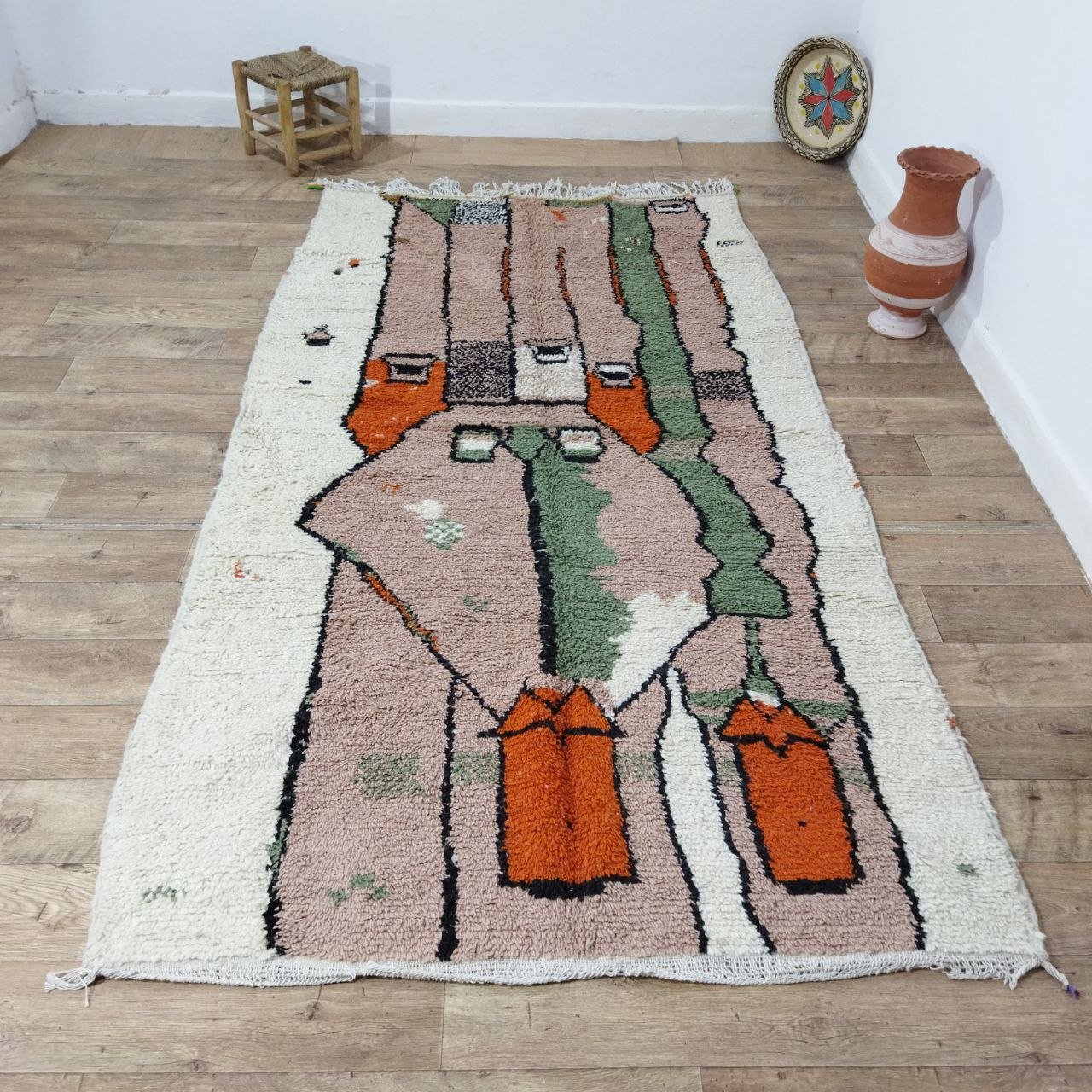 Art of Love Style Elegant Moroccan Berber Rugs with Face Design