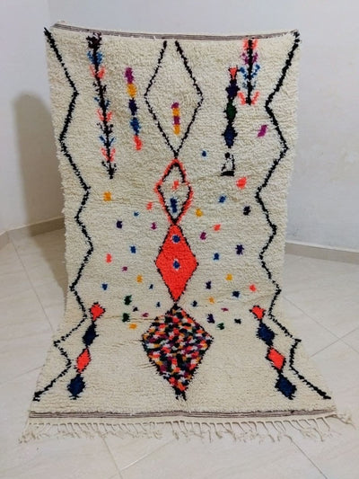 Berber Heritage Meets Style: Handmade Moroccan Azilal Rug in a Fashionable Design