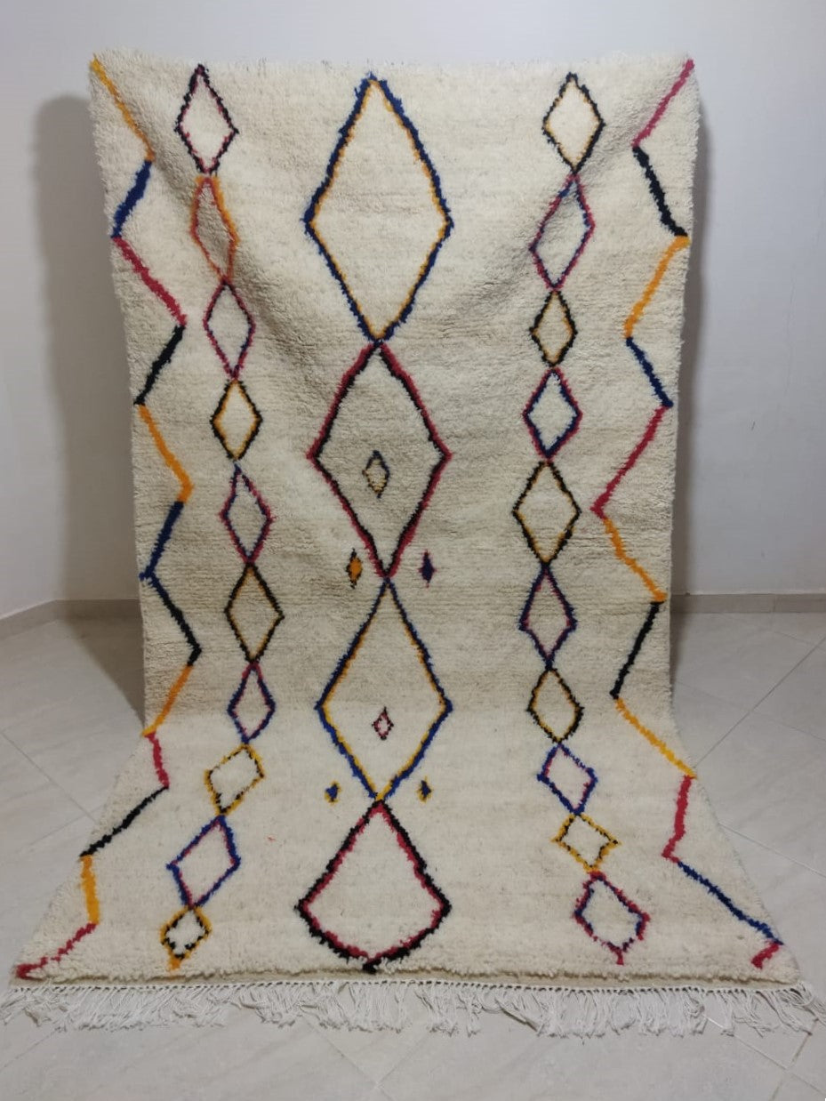 Handmade Moroccan Azilal Rug 160 x 130 Cm Berber Craftsmanship in a Stylish Design