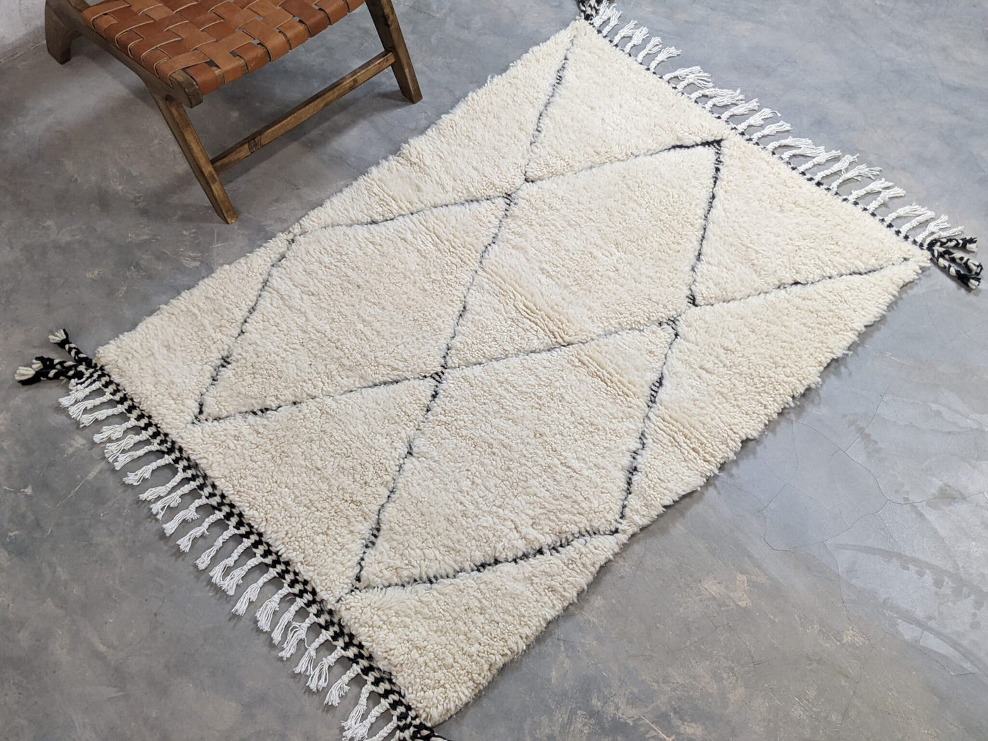 Small Moroccan Rugs - Berber Handwoven Rugs for Home Décor (150 x 107 cm)