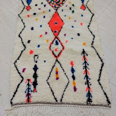 Handmade Moroccan Azilal Rug 170 x 100 Cm Berber Craftsmanship in a Stylish Design