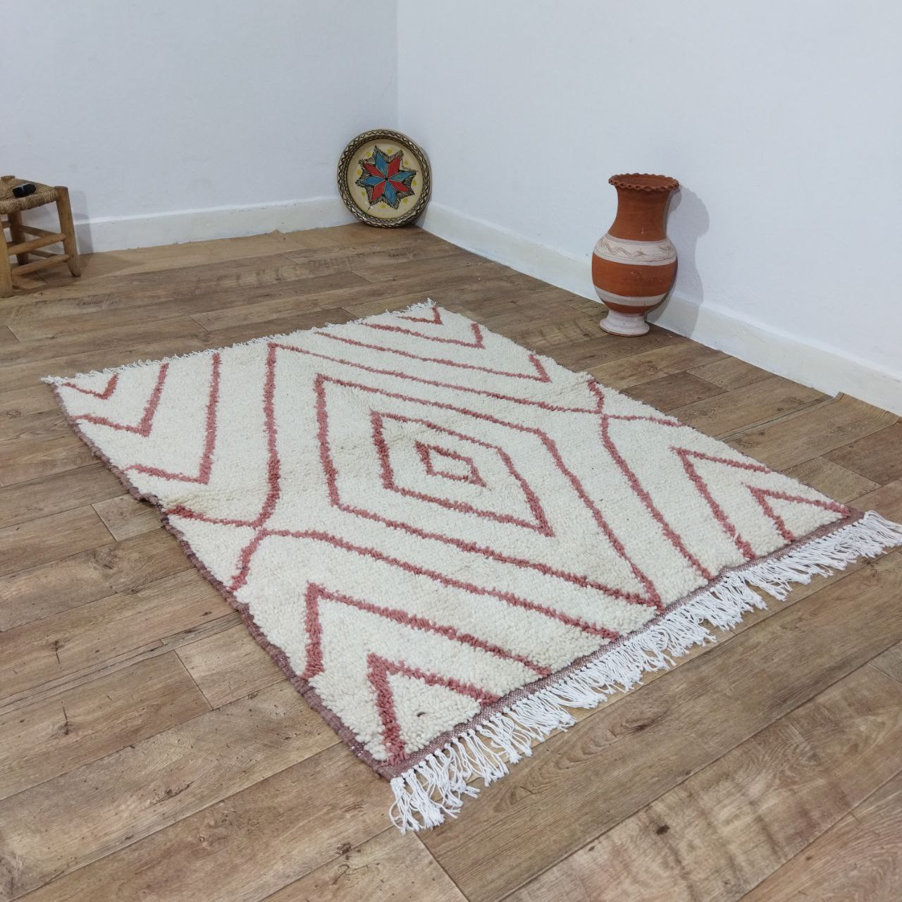 Authentic White And Red Moroccan Small Rug - 4x5 Ft Wool Berber Carpet